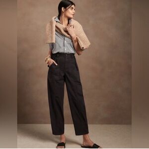 Banana Republic The Barrell Pant - size 4R (fits size 8) in Black